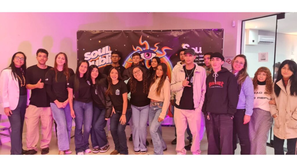 Alunos da Escola Carlos Alberto participam de semanas acadêmicas na FEMA com foco em mercado, sustentabilidade e identidade cultural. Veja depoimentos.