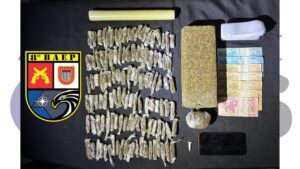 BAEP prende dois homens por tráfico em Cândido Mota. Apreensão inclui maconha, cocaína, dinheiro e itens usados na venda. Caso foi registrado na CPJ de Assis.