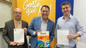 Vice-prefeito Alexandre Cachorrão e Vereador Roni da Farmácia pedem mais recursos para saúde de Assis