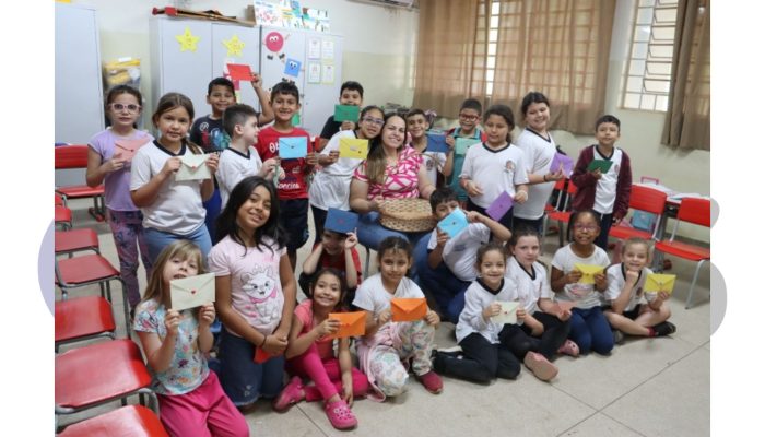 #11-02-selo-ouro-alfabetizacao-mec-assis-alunos-sala-de-aula