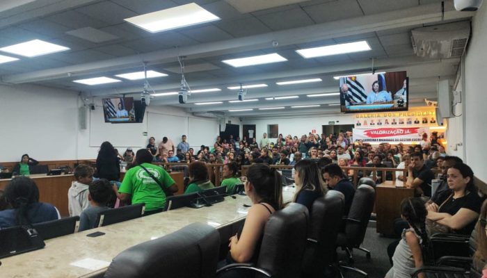 #2-03-10-protesto-fechamento-creche-assis