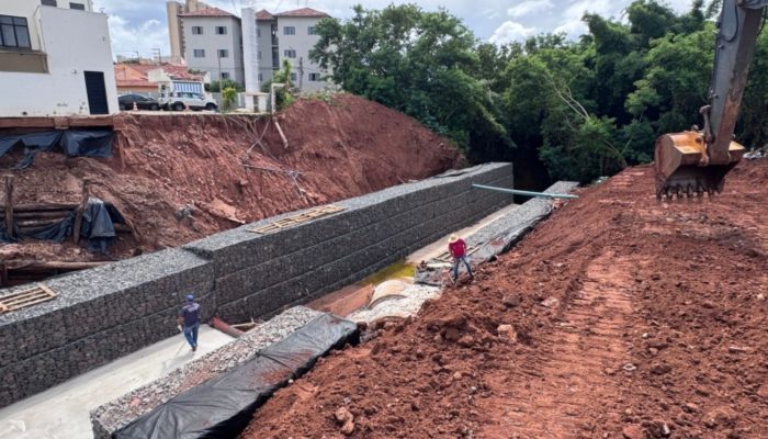 #21-01-obras-galeria-pluvial-camara-municipal-assis-drenagem