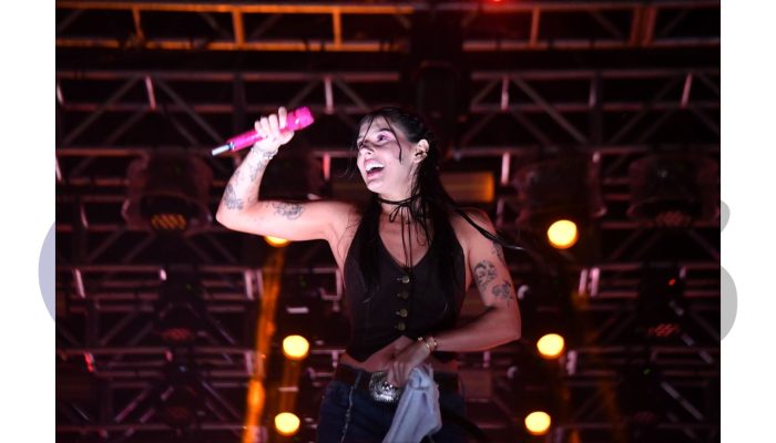 #24-11-ana-castela-show-chuva-ficar-assis