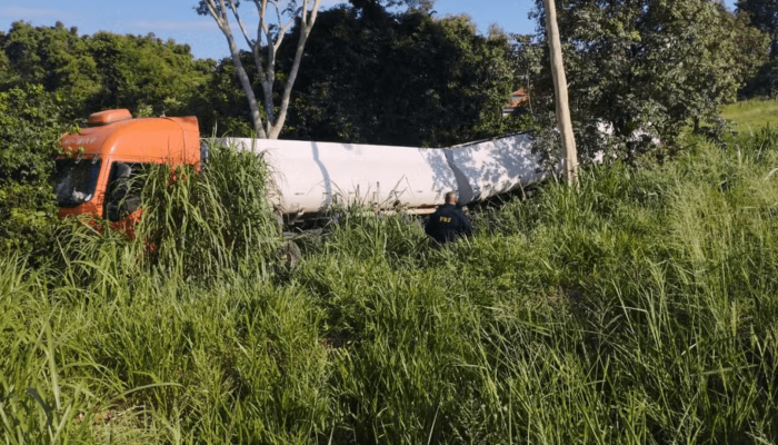 Acidente carreta guaimbê