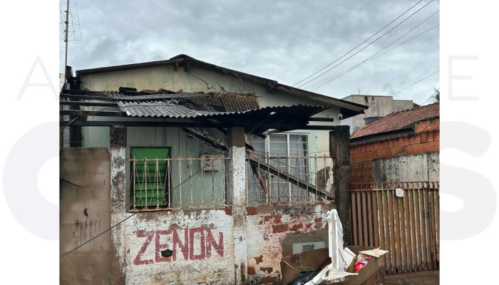 acidente-carreta-quebra-poste-rua-sao-sebastiao-assis-4