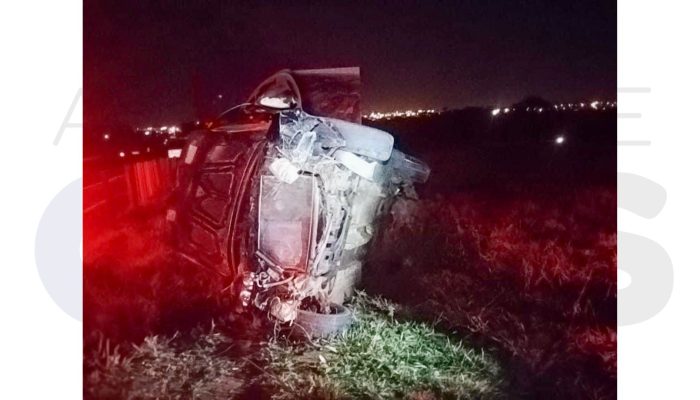 Motorista morre após capotar Honda Civic na SP-284 em Rancharia. Acidente ocorreu em curva e vítima faleceu no hospital.